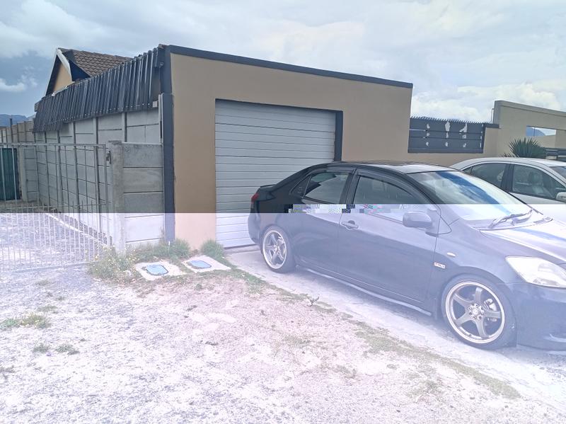 3 Bedroom Property for Sale in Pelikan Park Western Cape